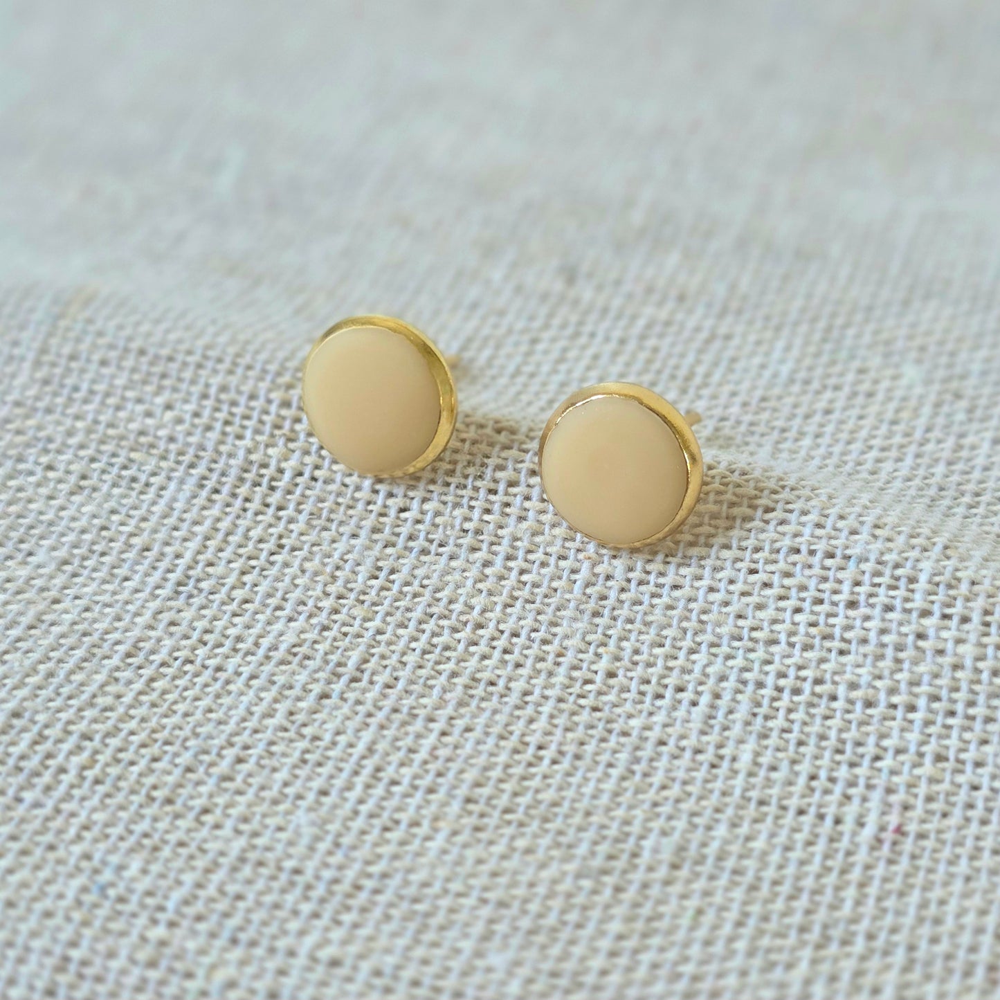 Earrings Nude Button